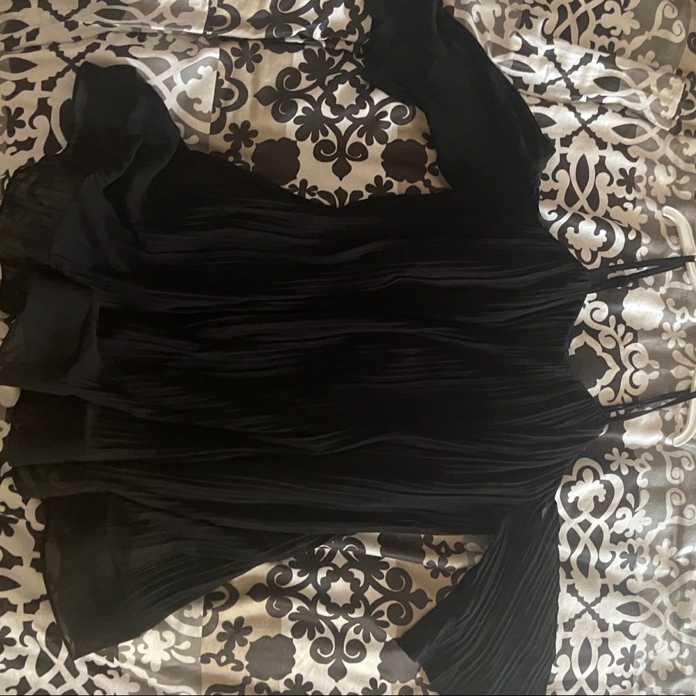 LULUMARI BLACK COLD SHOULDER DRESS SIZE SMALL - Picture 2 of 2
